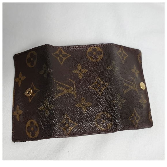 Authentic Preowned Key Chain - Picture 4 of 8